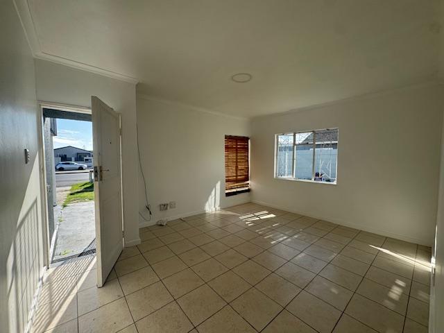 To Let 3 Bedroom Property for Rent in Bothasig Western Cape